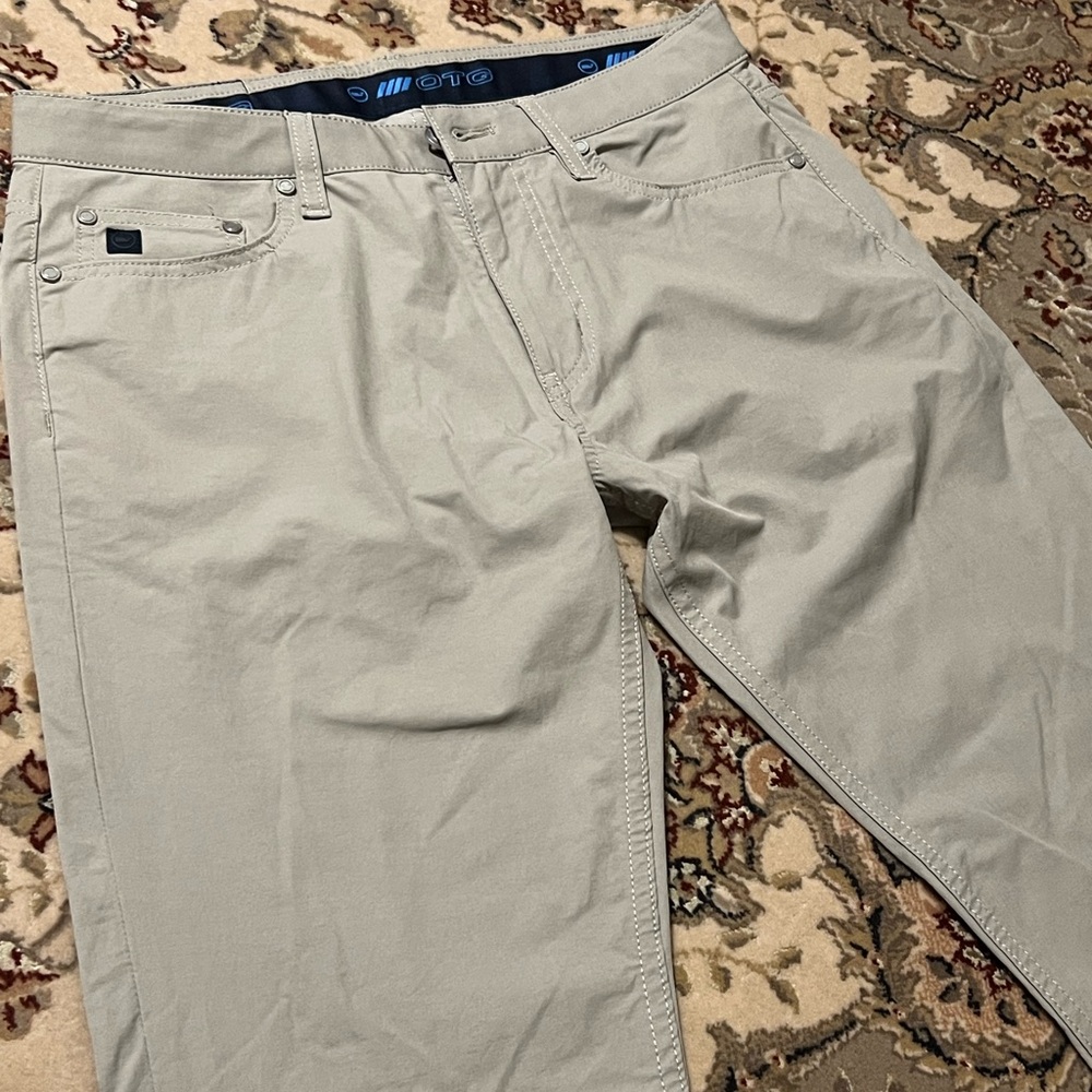 Vineyard vines - 30/32 men’s on the go 5 pocket pant.